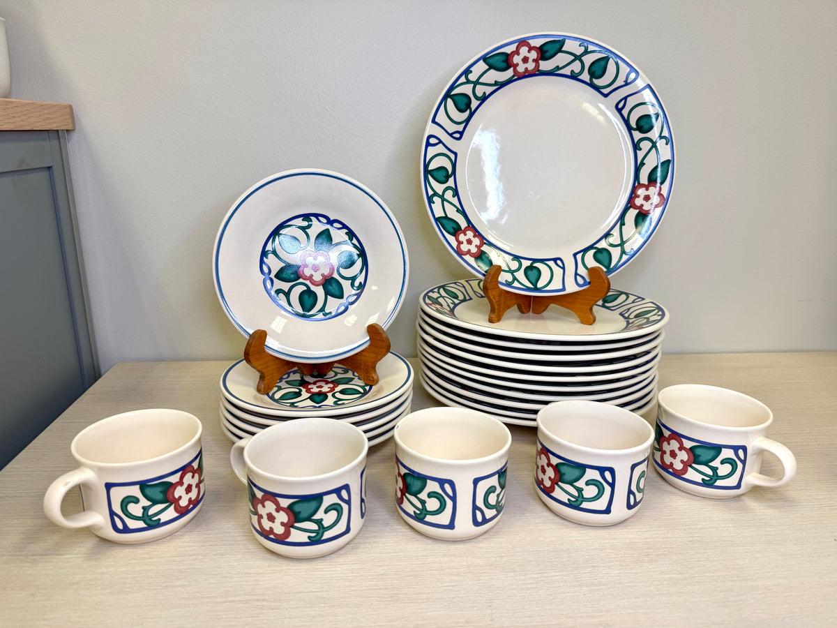 Juego de plato y taza Arbor Vine de Pfaltzgraff
