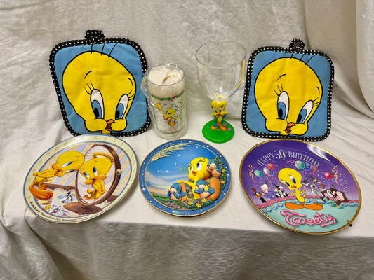 24pc Tweety Bird Collectible Bundle