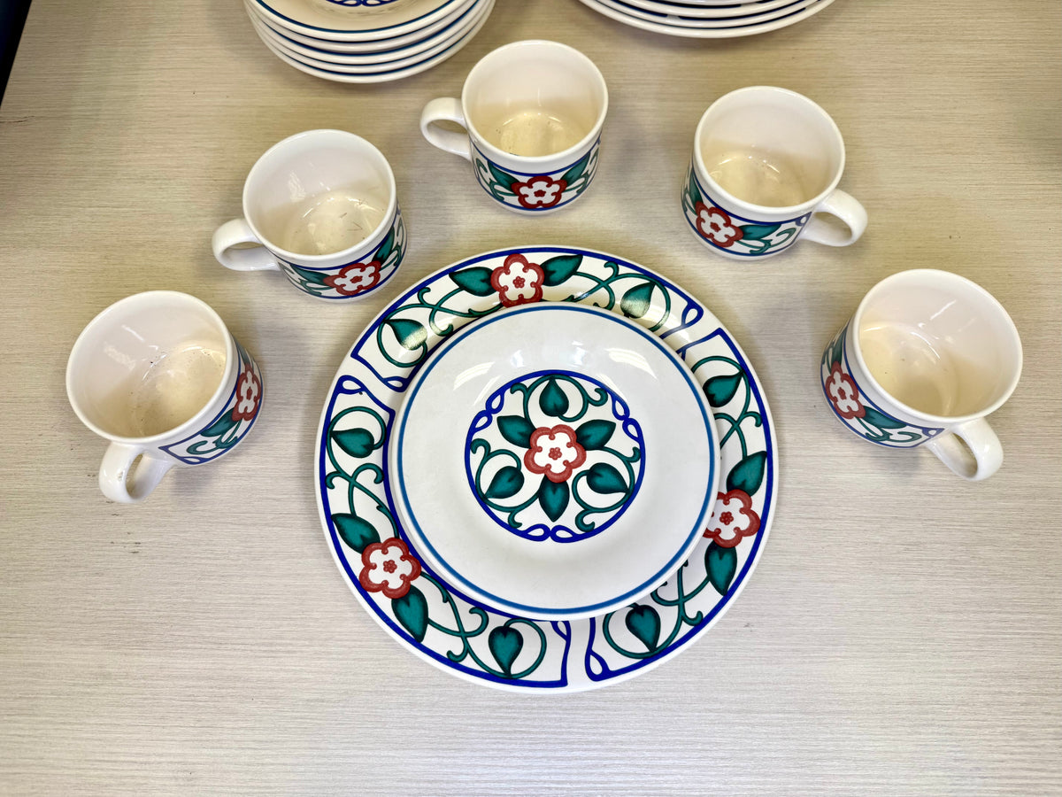 Juego de plato y taza Arbor Vine de Pfaltzgraff