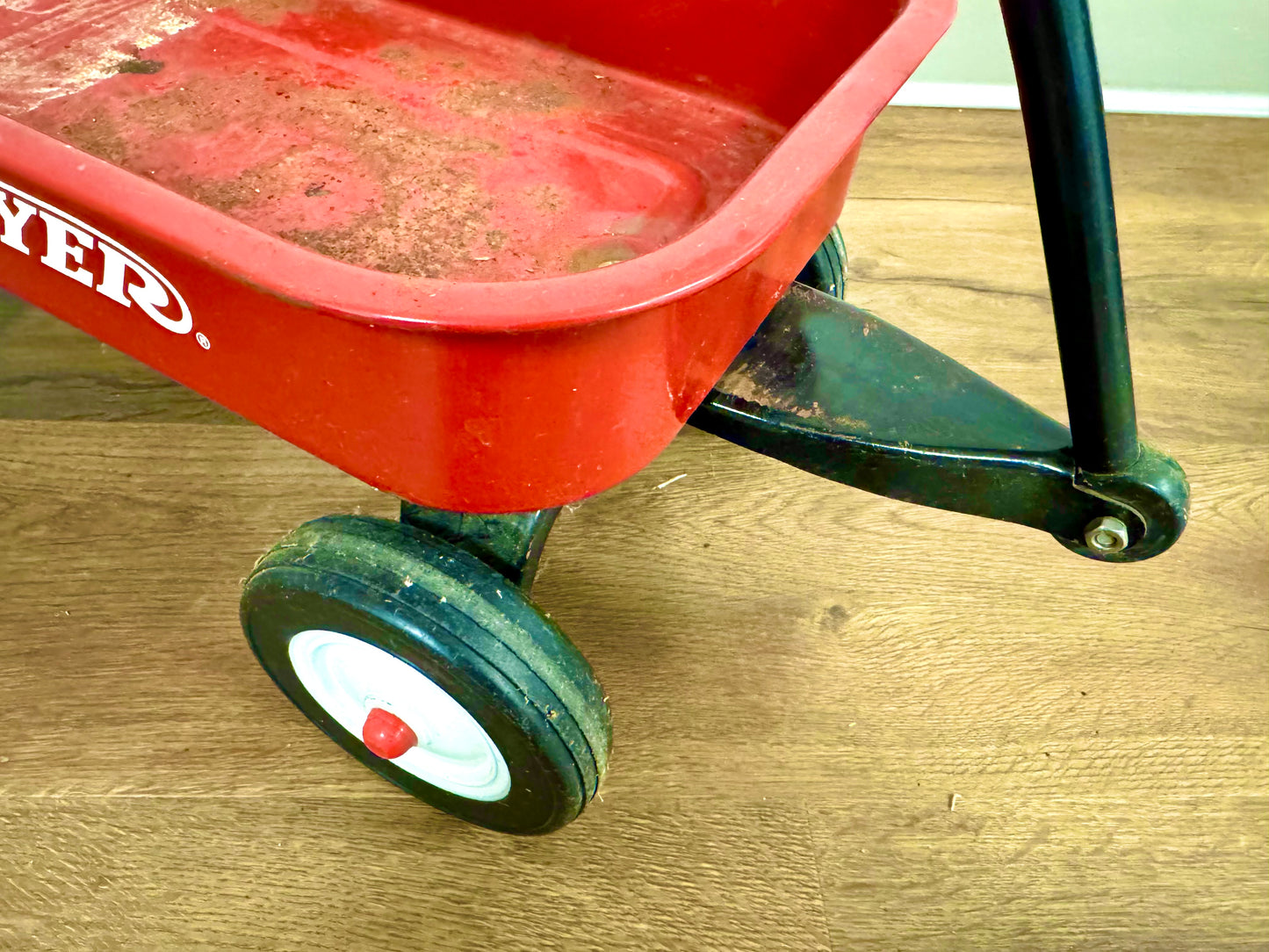 Radio Flyer Little Red Wagon