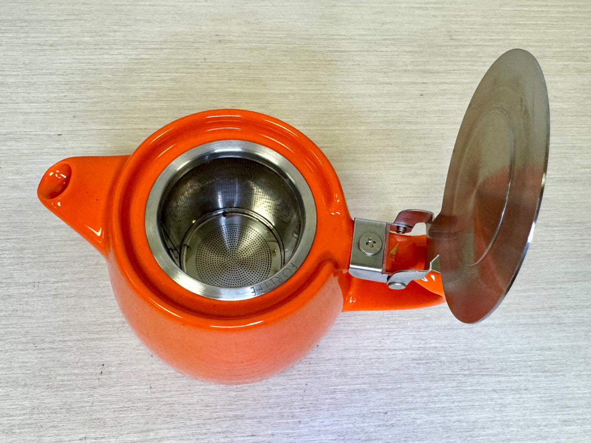 Tetera Naranja con Tocón 18oz