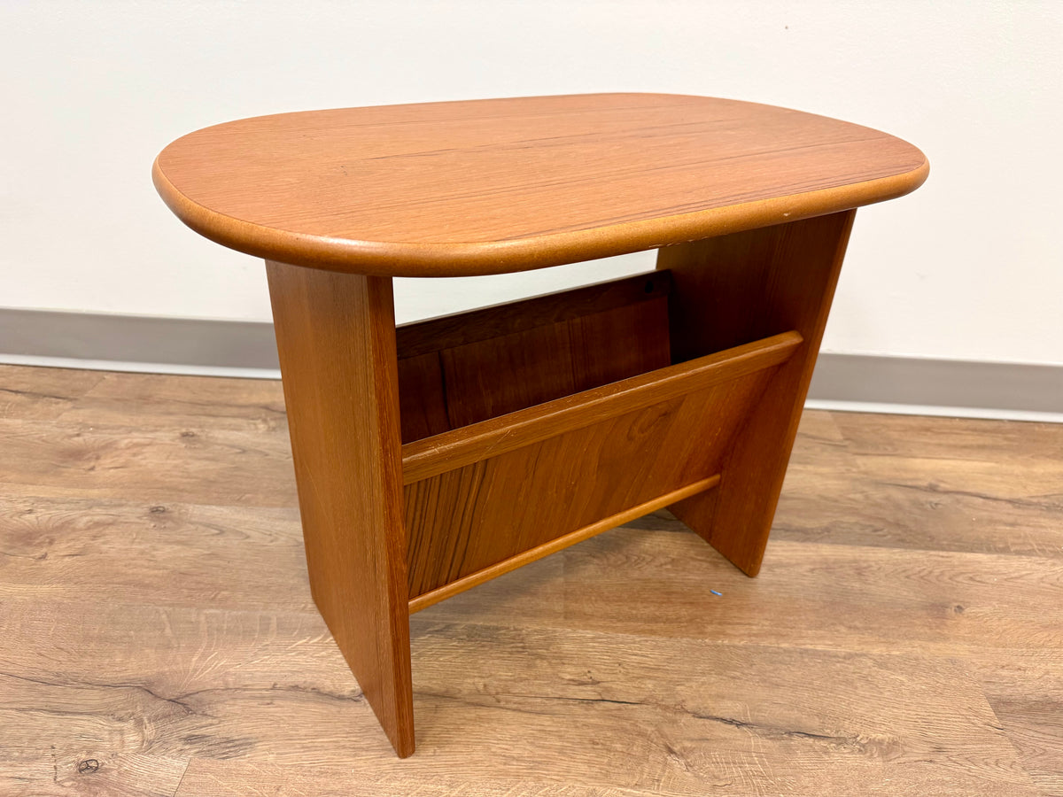 Mesa auxiliar Midcentury Modern PBJ Mobler de los años 60
