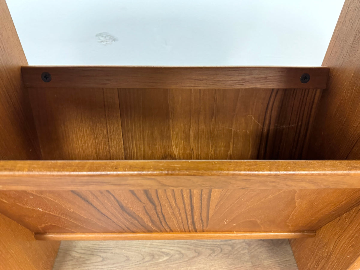 Mesa auxiliar Midcentury Modern PBJ Mobler de los años 60