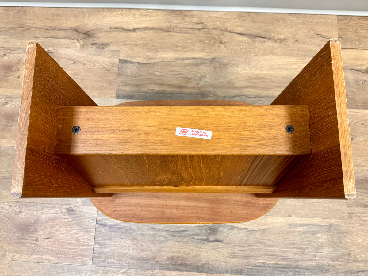Mesa auxiliar Midcentury Modern PBJ Mobler de los años 60