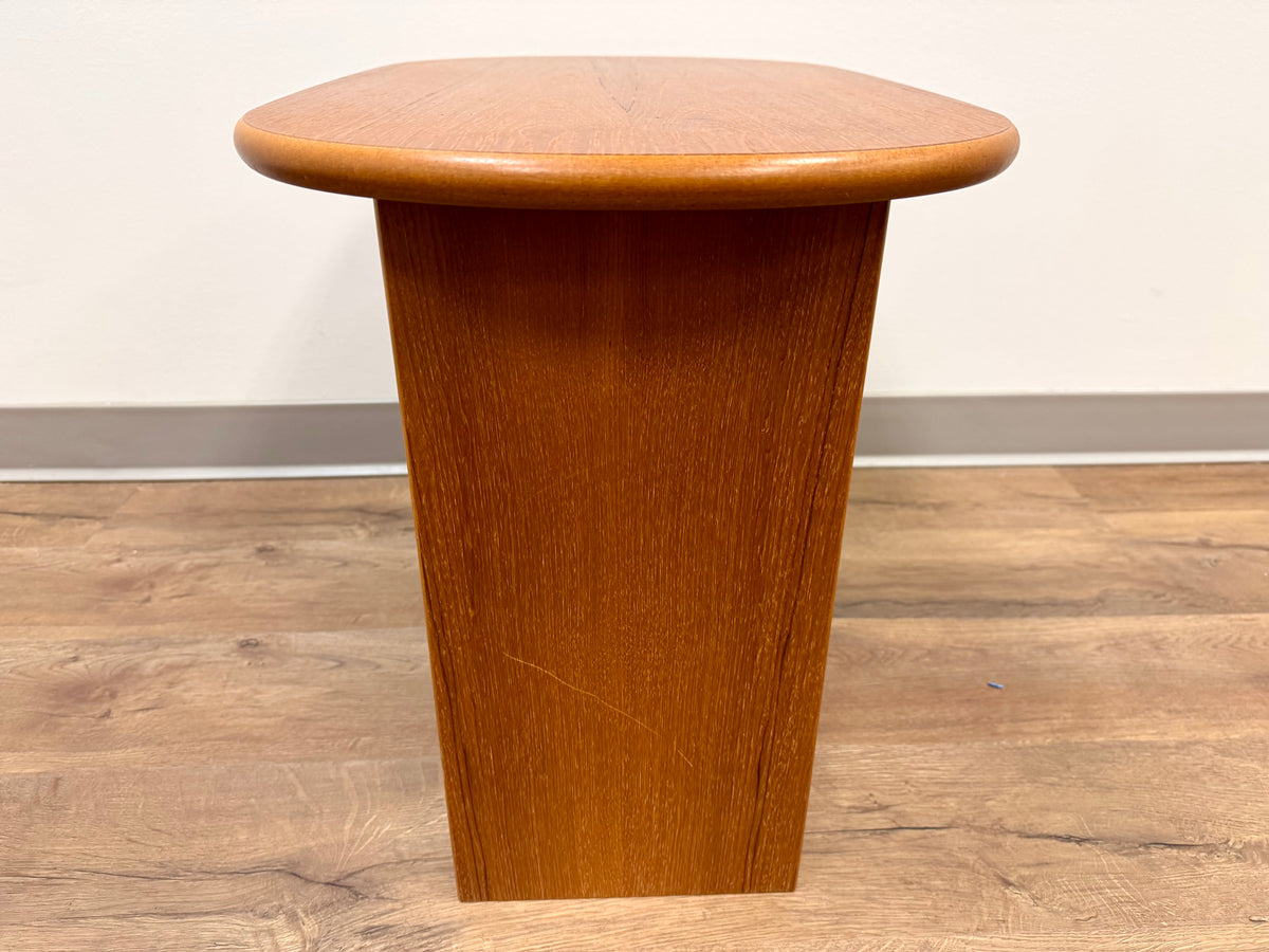 Mesa auxiliar Midcentury Modern PBJ Mobler de los años 60