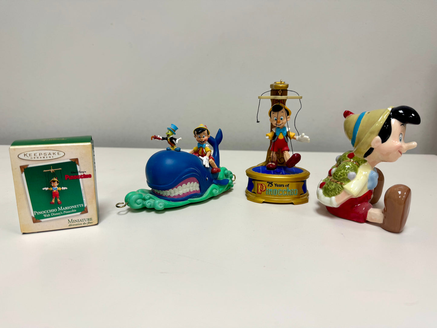 8pc Disney's Pinocchio Collectible Bundle