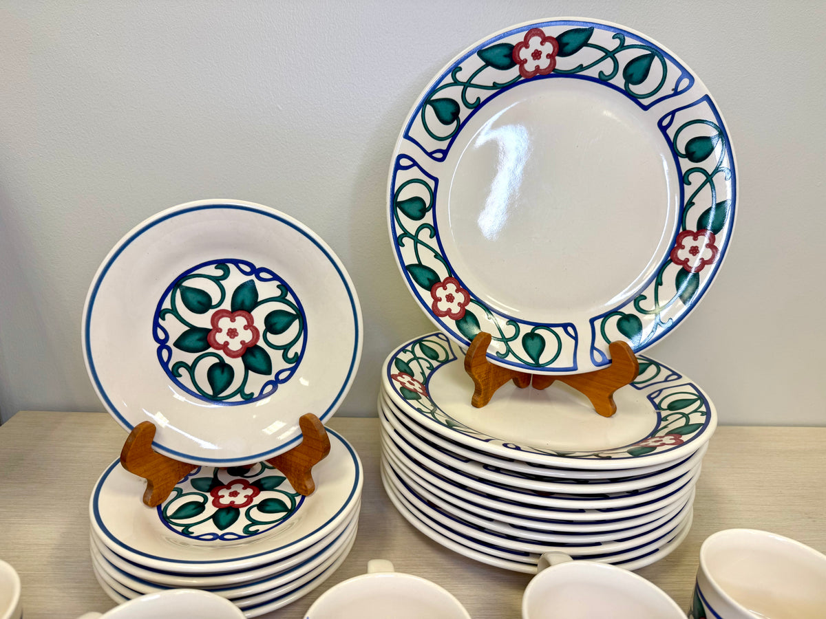 Juego de plato y taza Arbor Vine de Pfaltzgraff