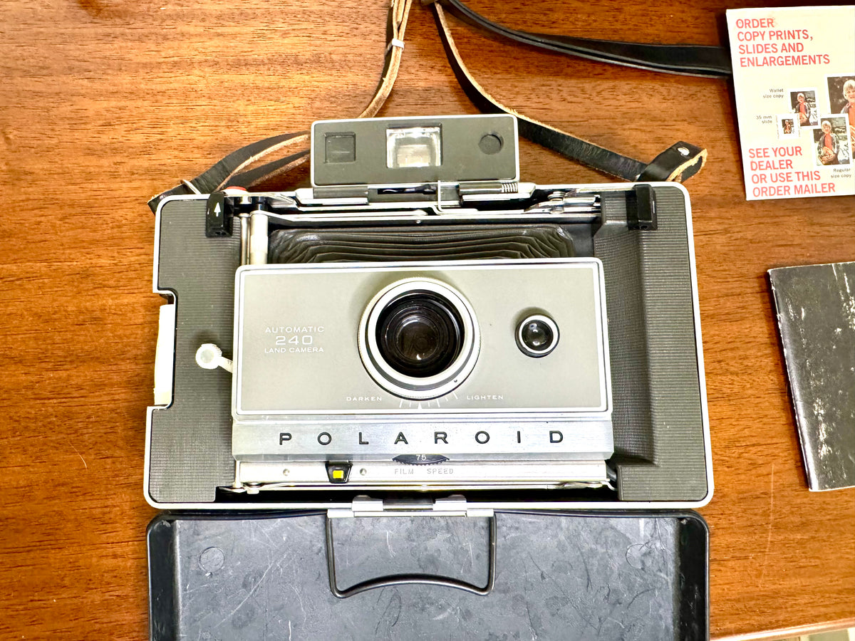 Cámara Polaroid 240 automática de los años 60