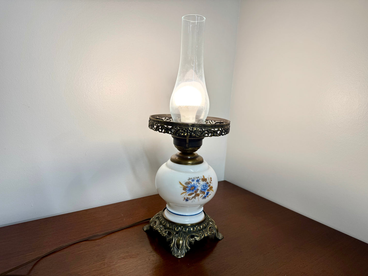 Dual Light Vintage Hurricane Lamp