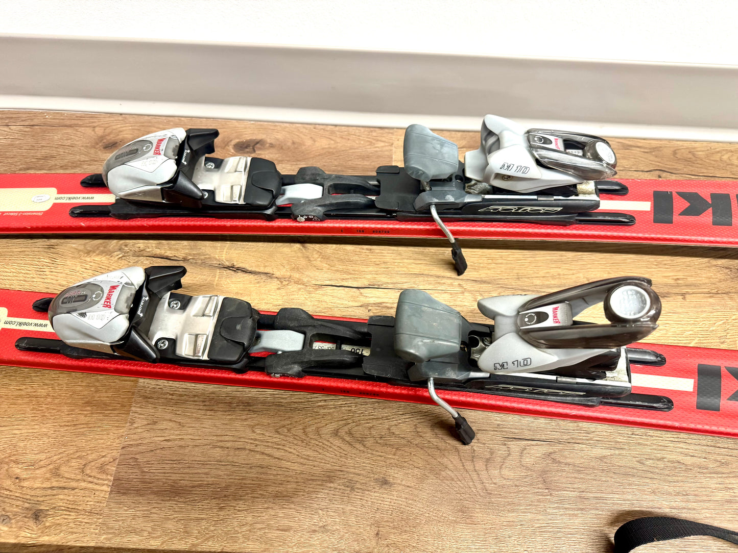 Volkl Vertigo G2 Snow Skis & Leki Poles