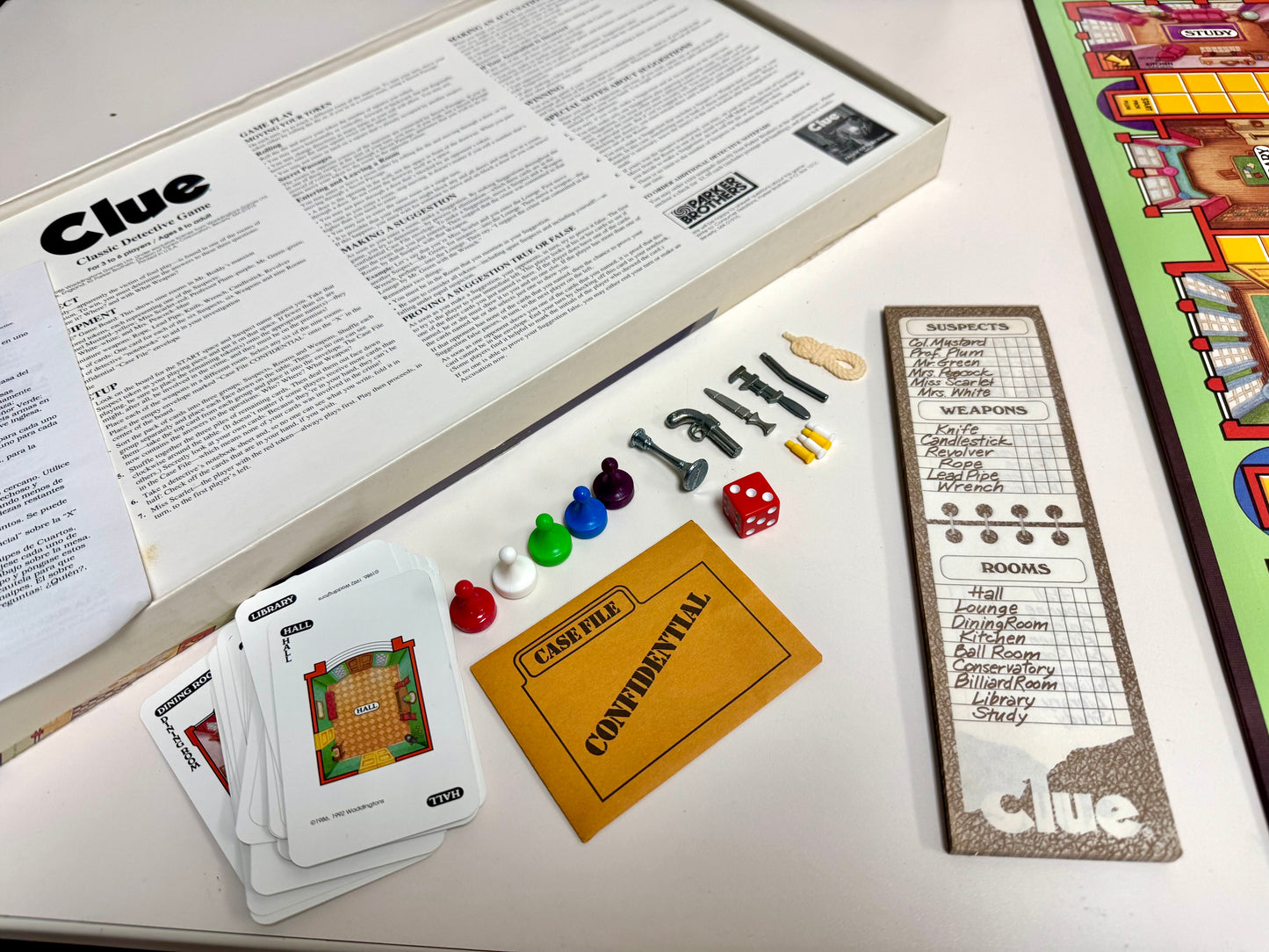 1986 Clue Classic Detective Game