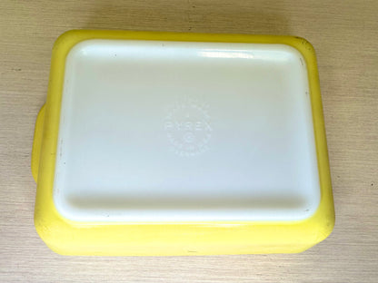 Recipiente para nevera Pyrex de vidrio opalino amarillo de los años 50 n.º 503C