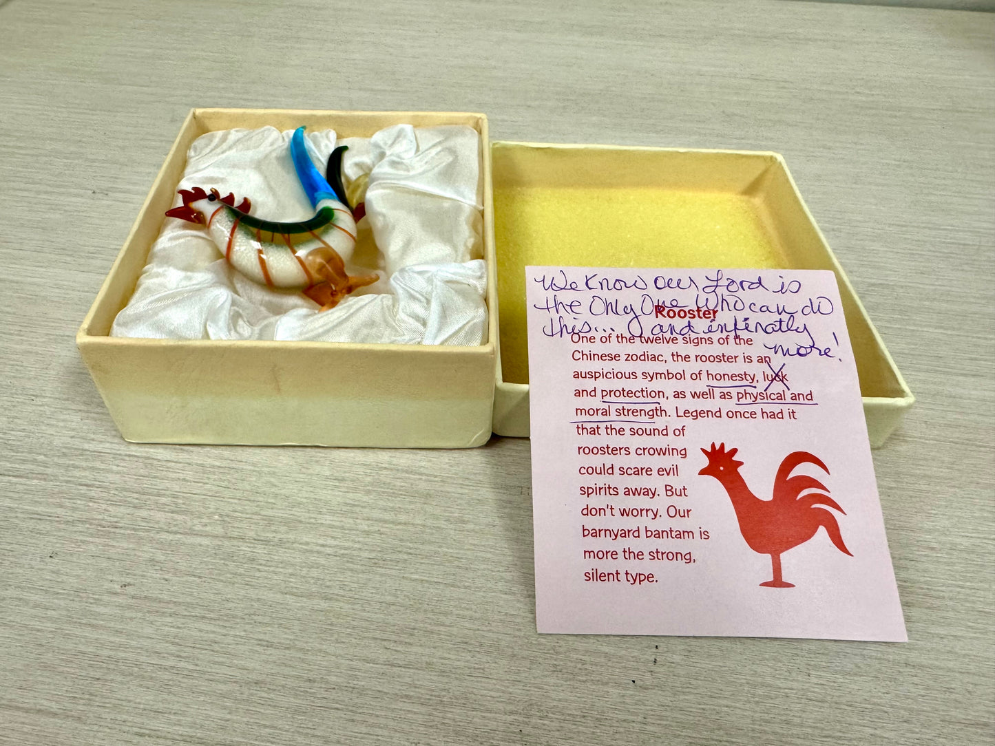 Figura de gallo de vidrio soplado a mano