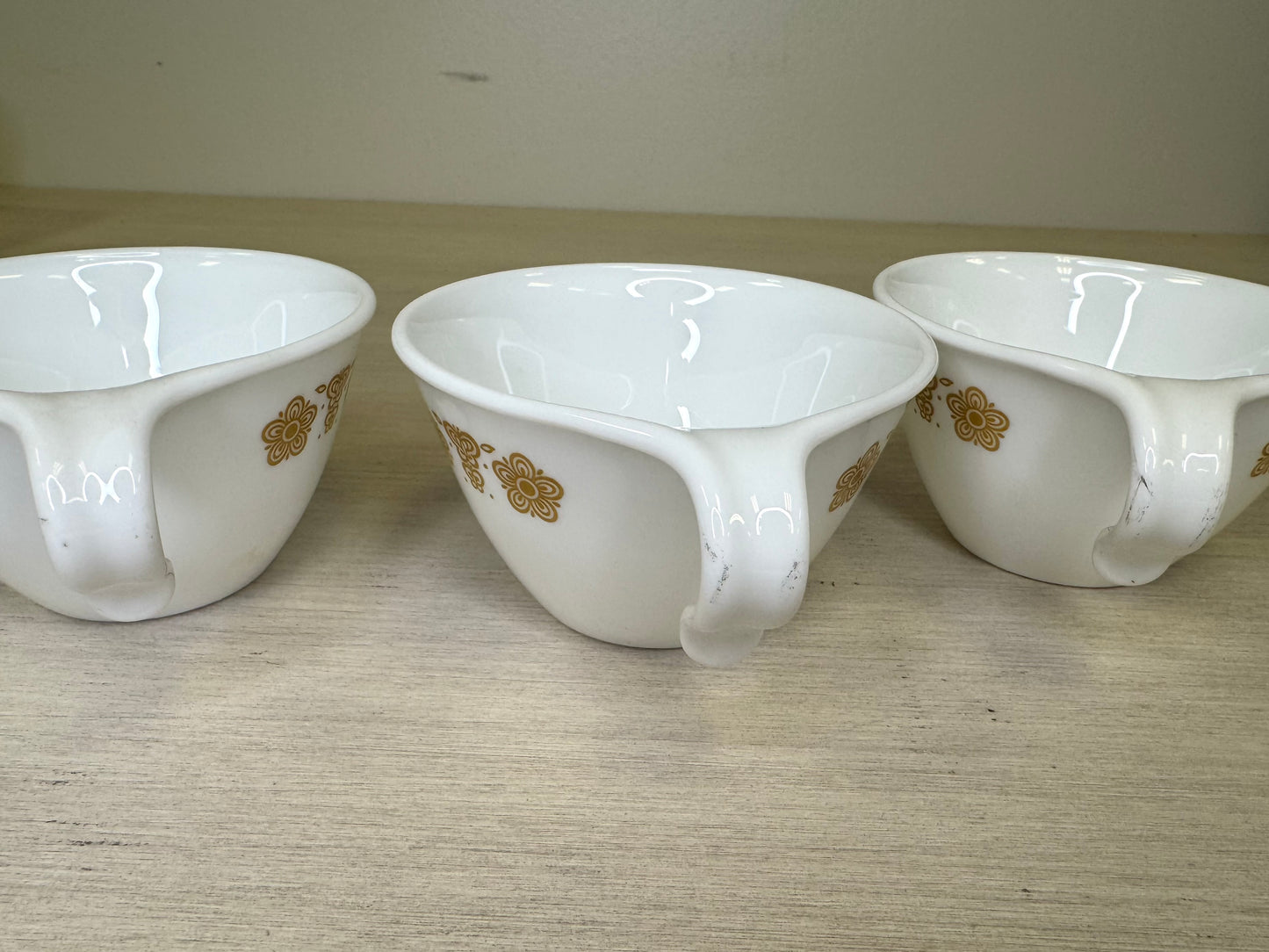 Juego de tazas de gancho Butterfly Gold de Corelle Corning Ware de los años 70