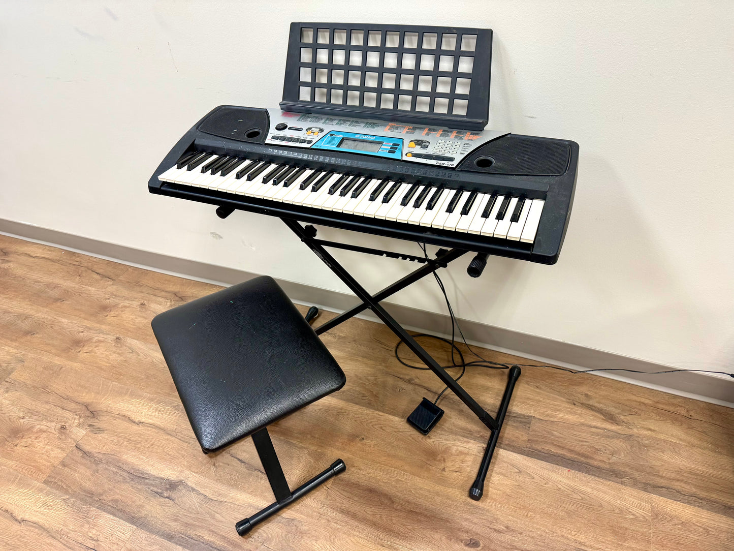 Yamaha PSR-170 Portable Keyboard & Accessories