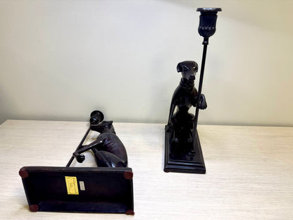 Par de candelabros antiguos de bronce con galgo de Maitland Smith