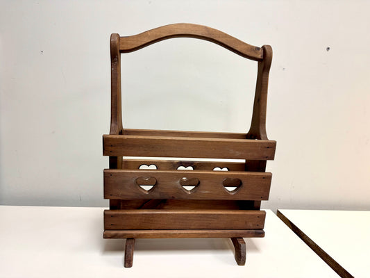 Wooden Heart Magazine Rack