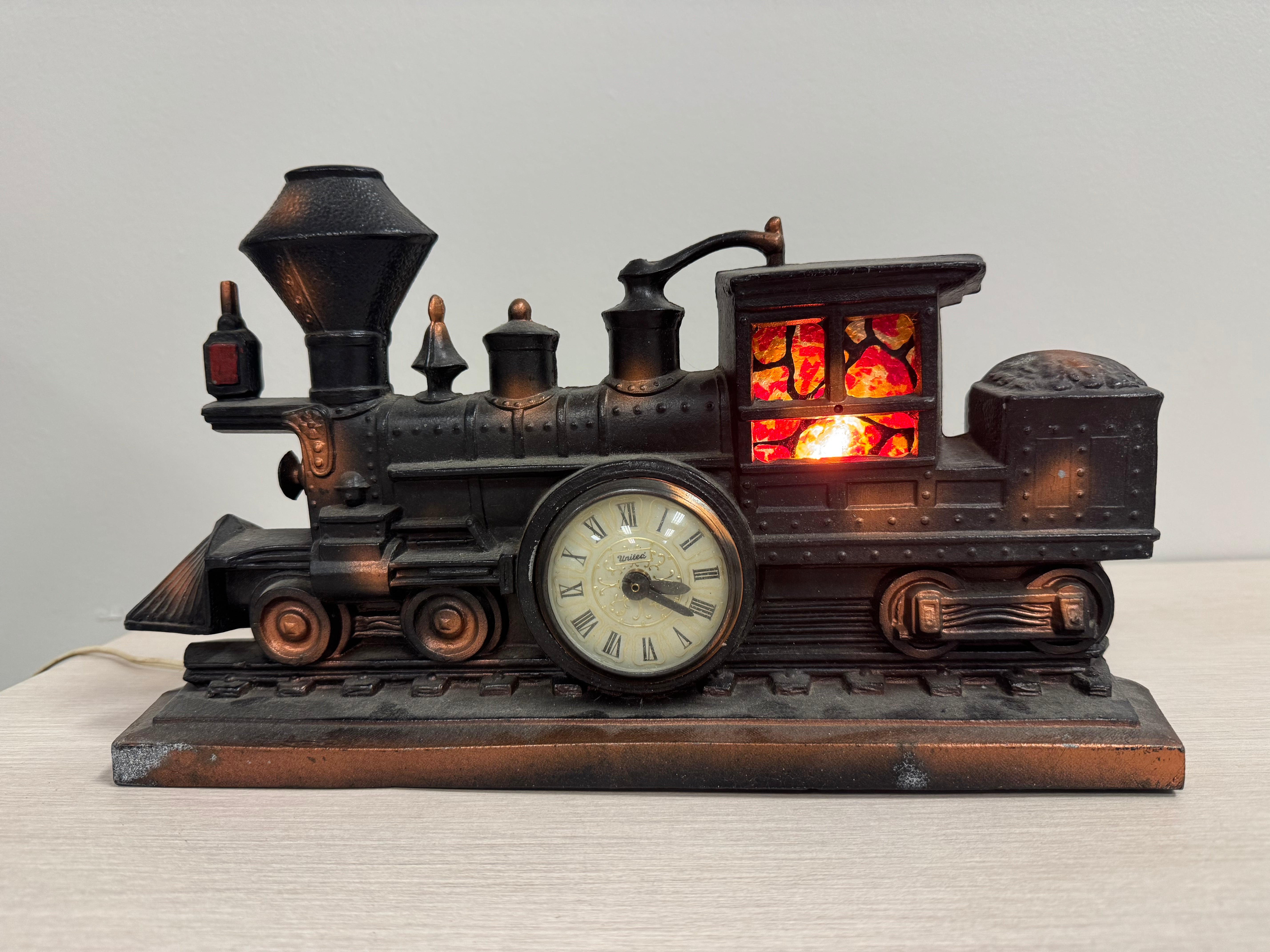 1940s-1960s United Train Clock – Memphis ReStore Online