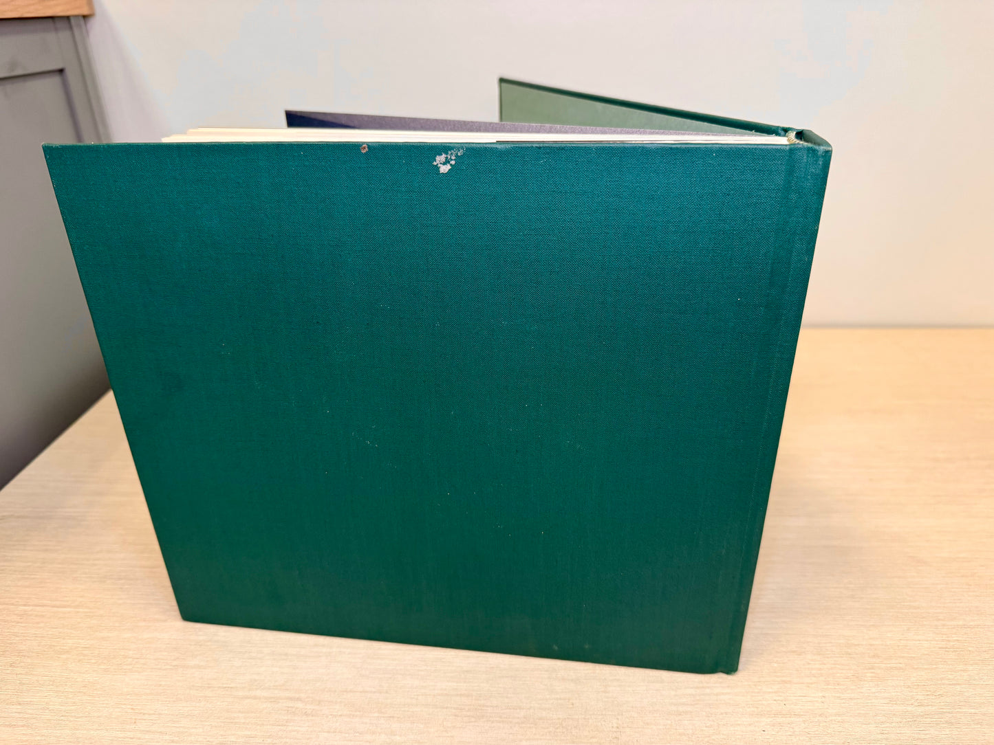 1985 National Geographic Discovering Britain & Ireland Book