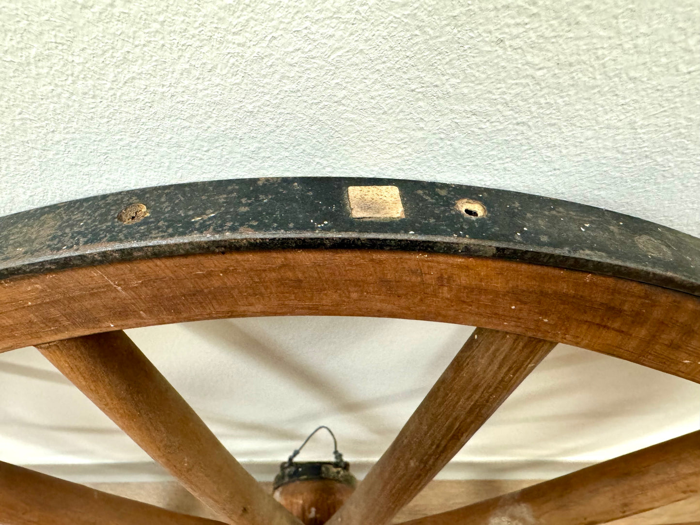 Wagon Wheel Wall Hanger