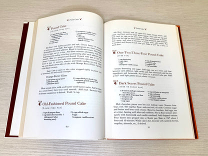 1971 Southern Living Homemaker's Cookbook Cakes