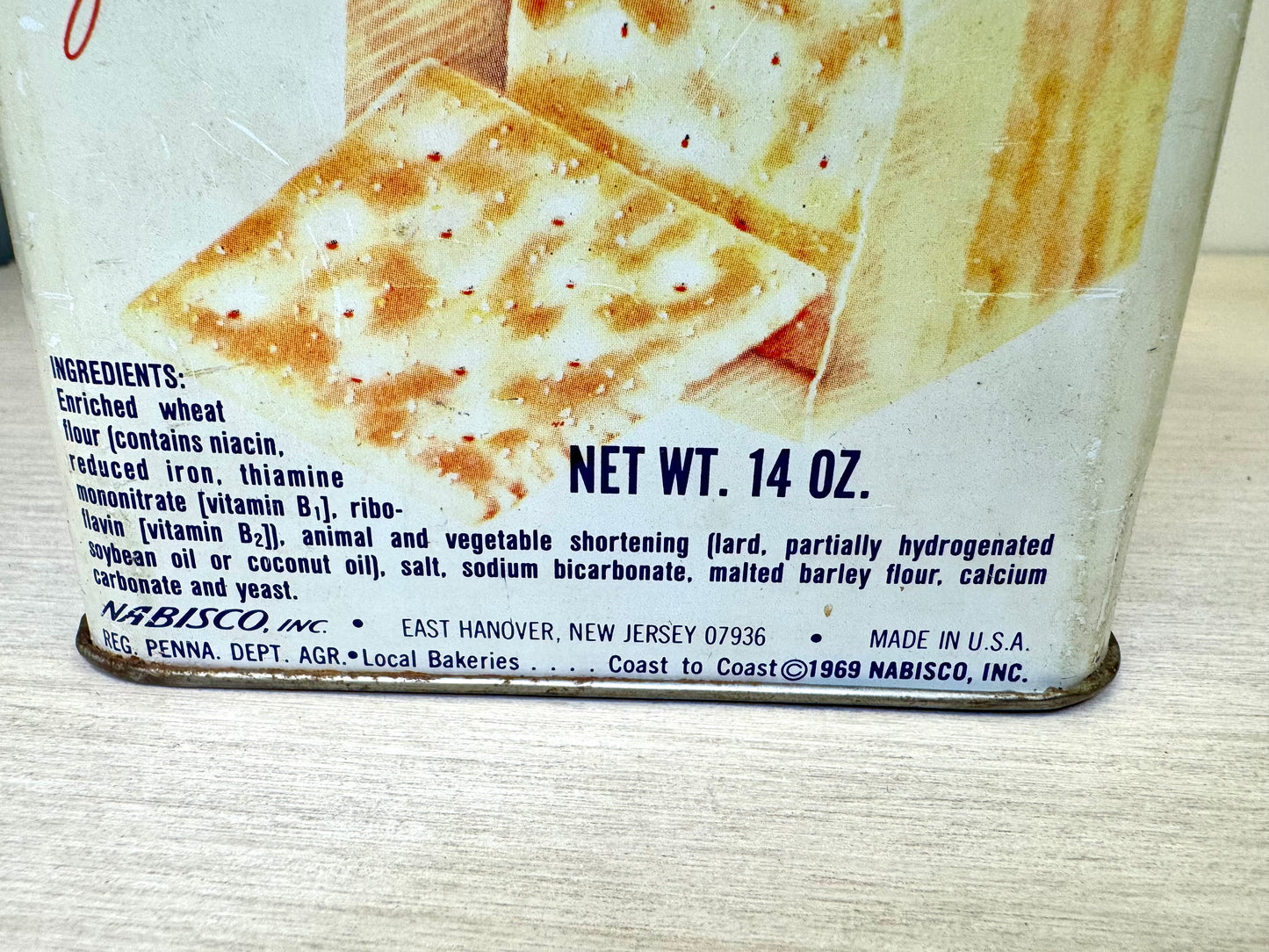 Nabisco 1968 Saltine Cracker Tin