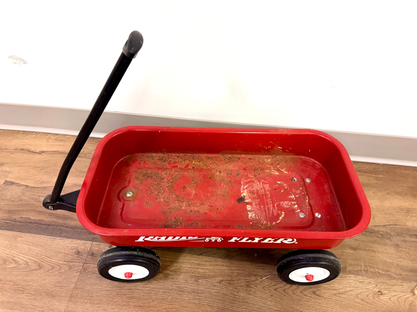 Radio Flyer Little Red Wagon