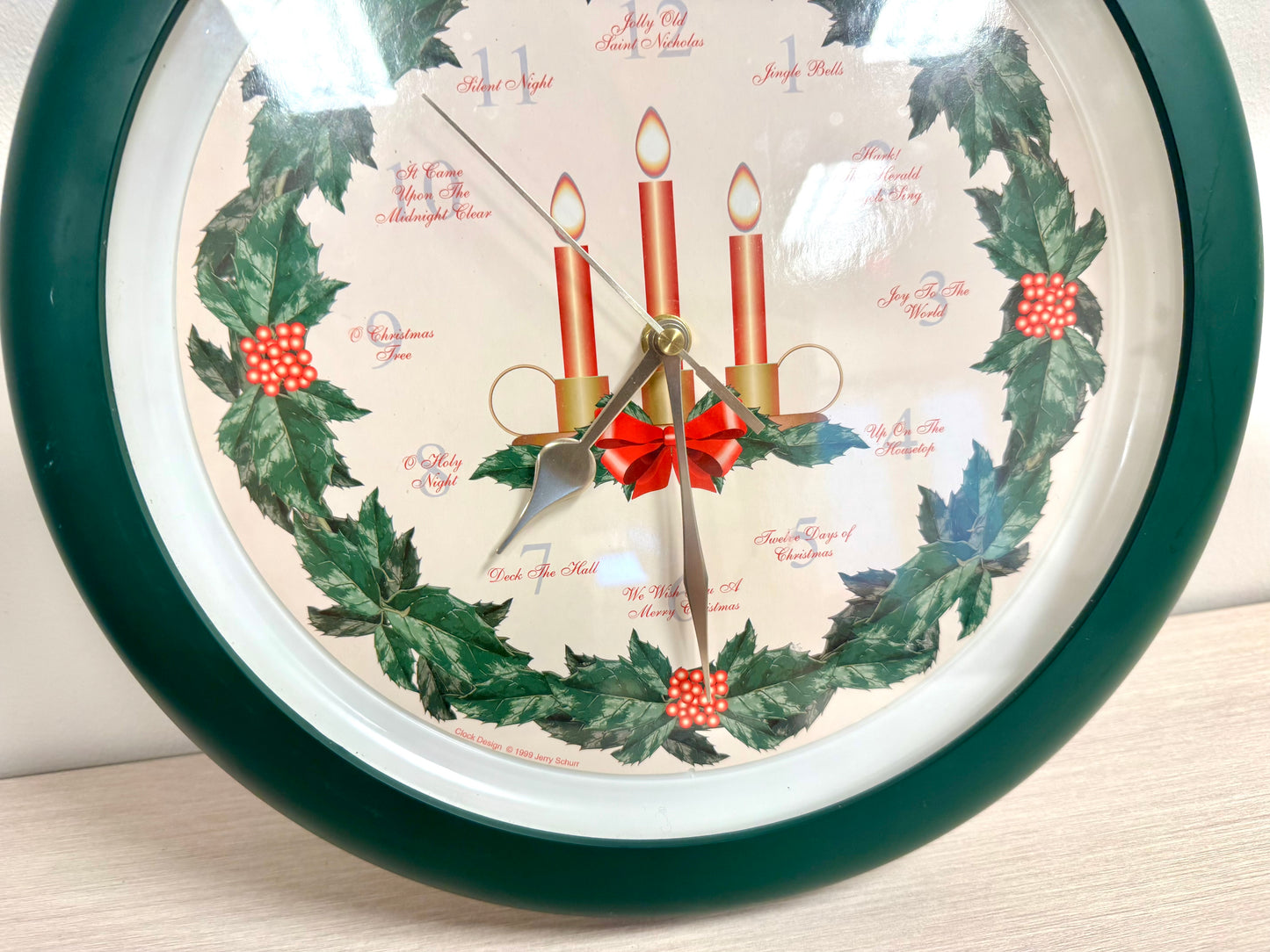 1999 Mark Feldstein 12 Songs of Christmas Clock