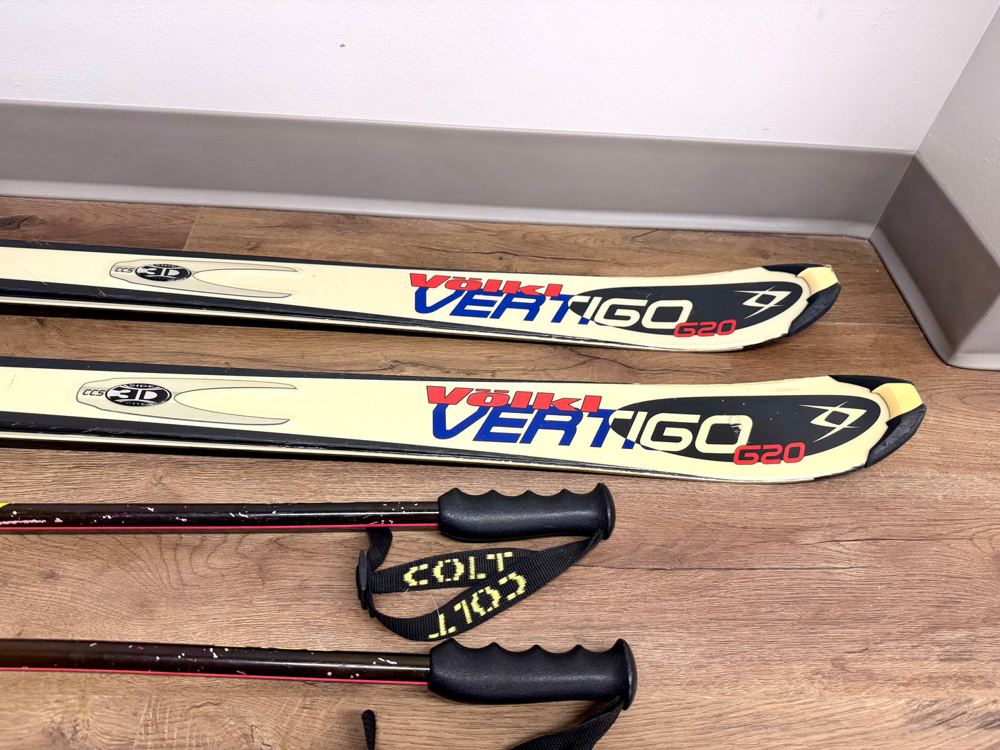 Volkl Vertigo G20 Snow Skis & Colt Poles