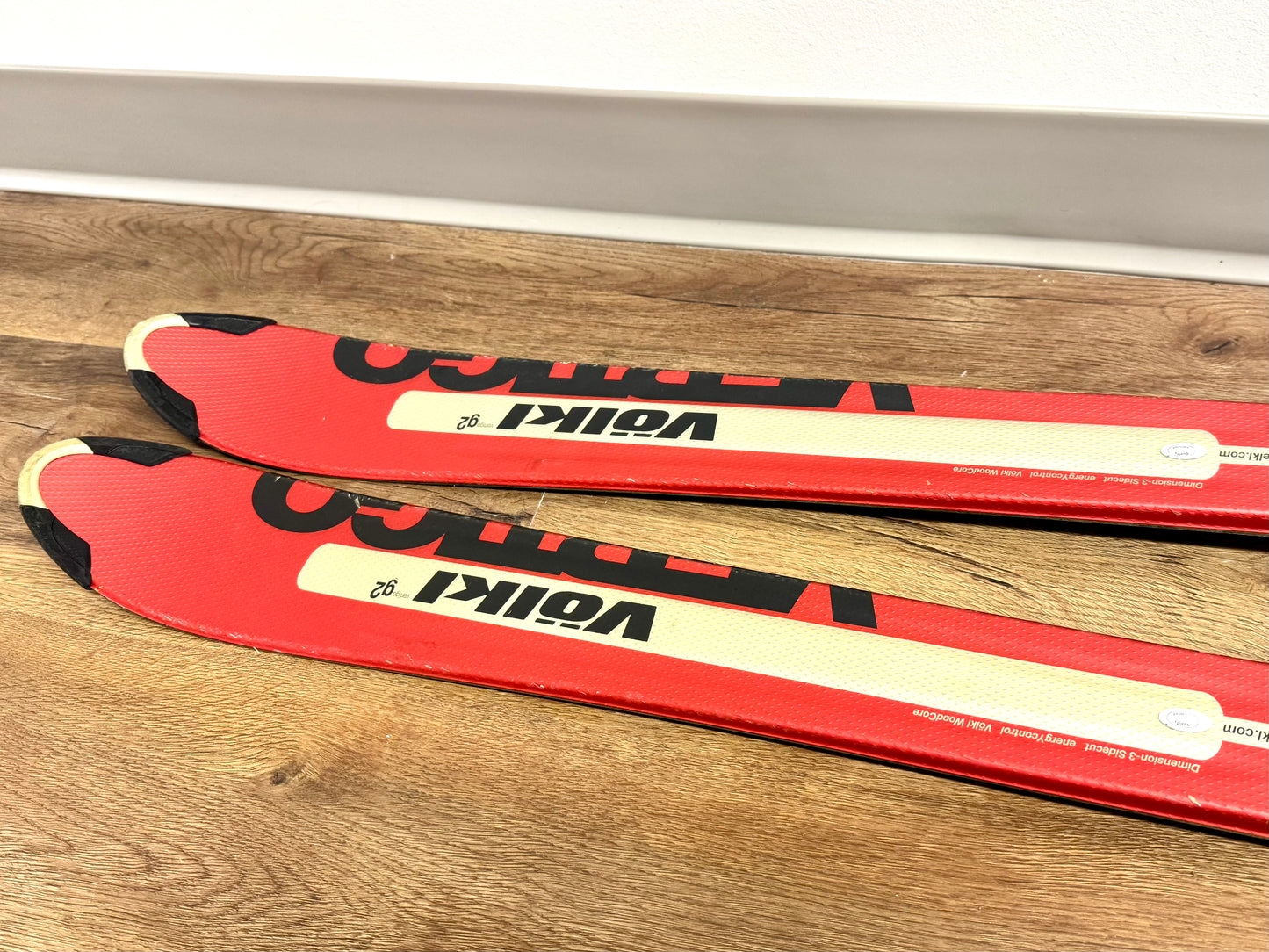 Volkl Vertigo G2 Snow Skis & Leki Poles