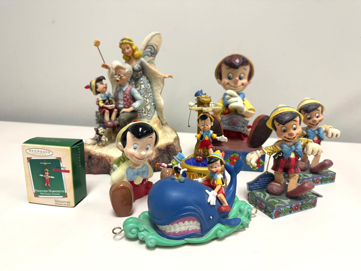 8pc Disney's Pinocchio Collectible Bundle