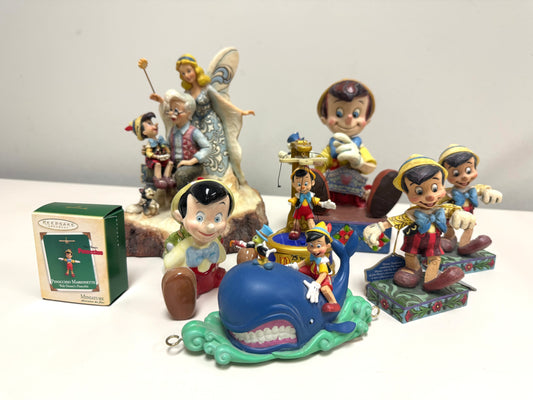 8pc Disney's Pinocchio Collectible Bundle