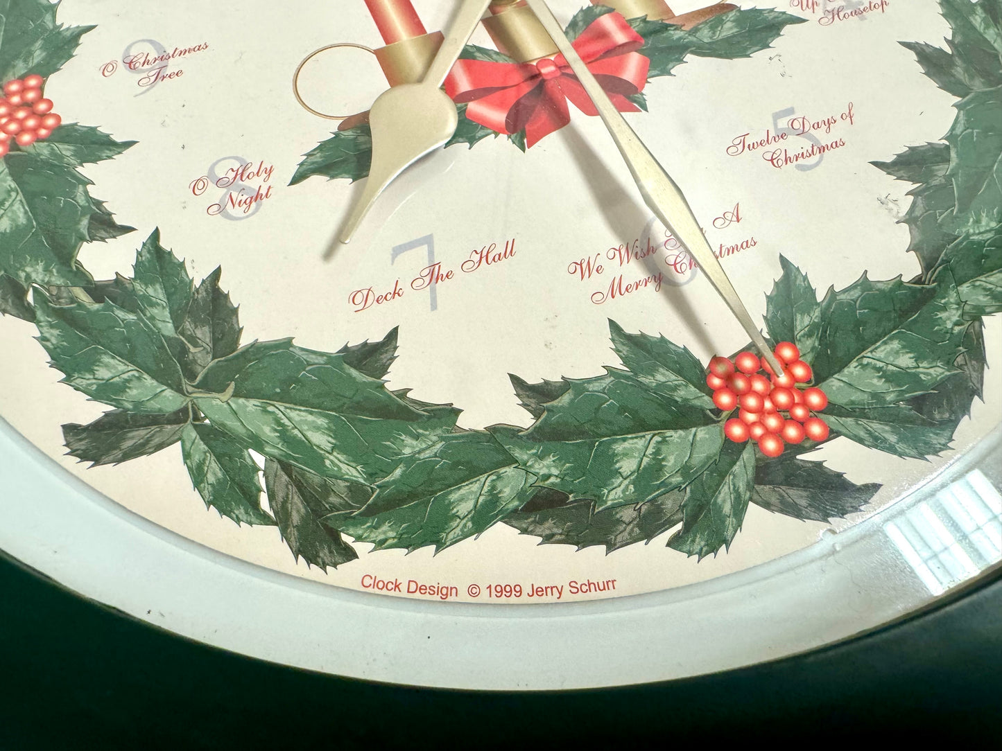 1999 Mark Feldstein 12 Songs of Christmas Clock