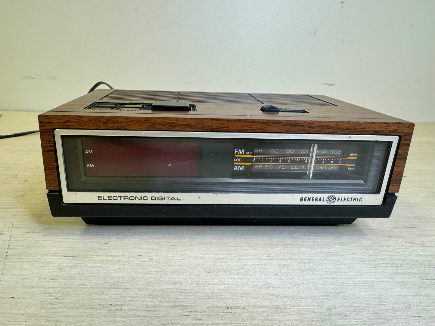 1980s General Electric Alarm Clock/Radio