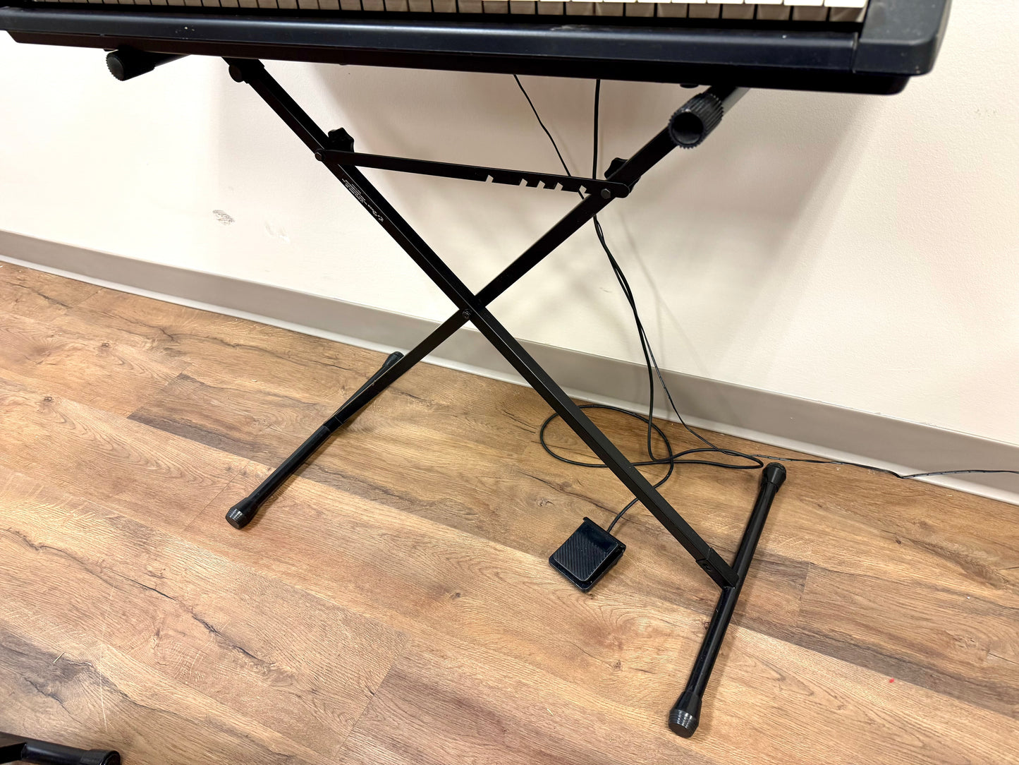 Yamaha PSR-170 Portable Keyboard & Accessories