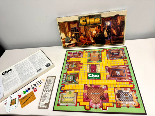 1986 Clue Classic Detective Game