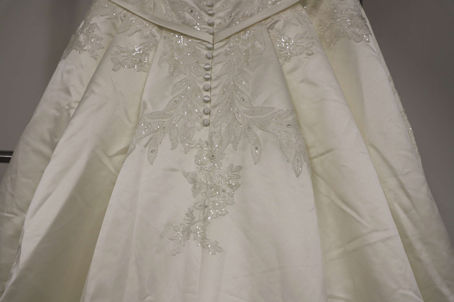 Brand New Oleg Cassini Ivory Wedding Dress