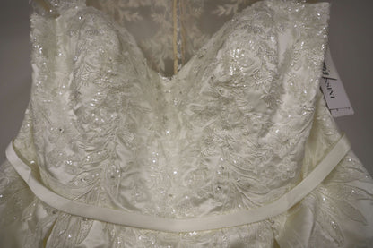 Brand New Oleg Cassini Ivory Wedding Dress