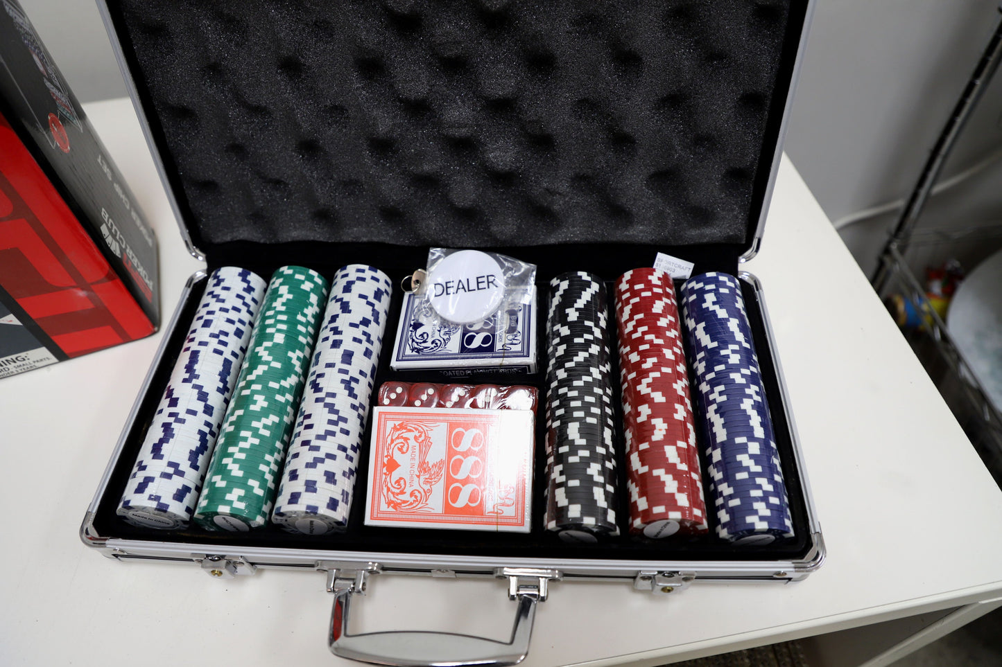 ESPN Poker Chip Set & Aluminum Carrying Case
