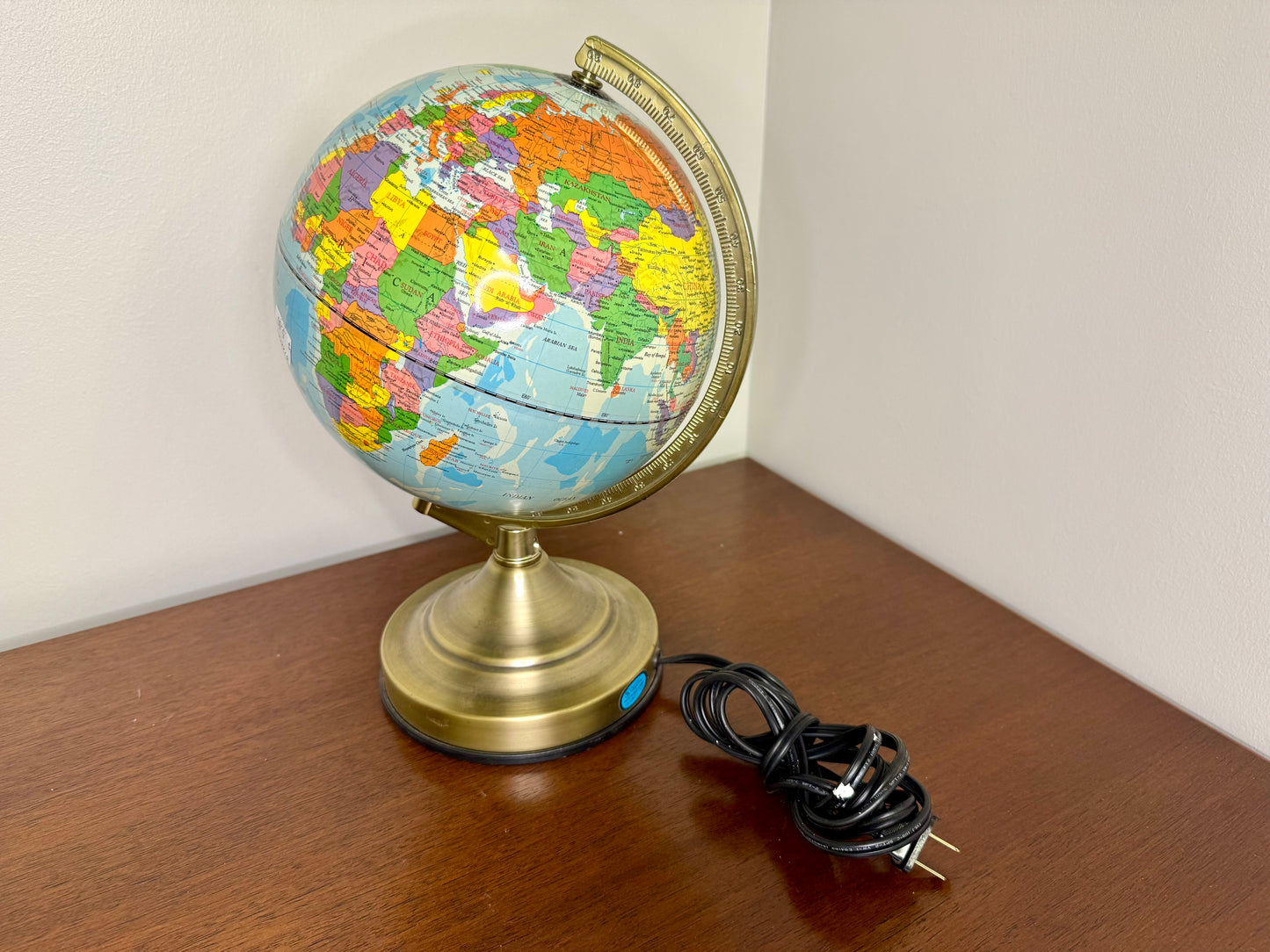 Globe Lamp